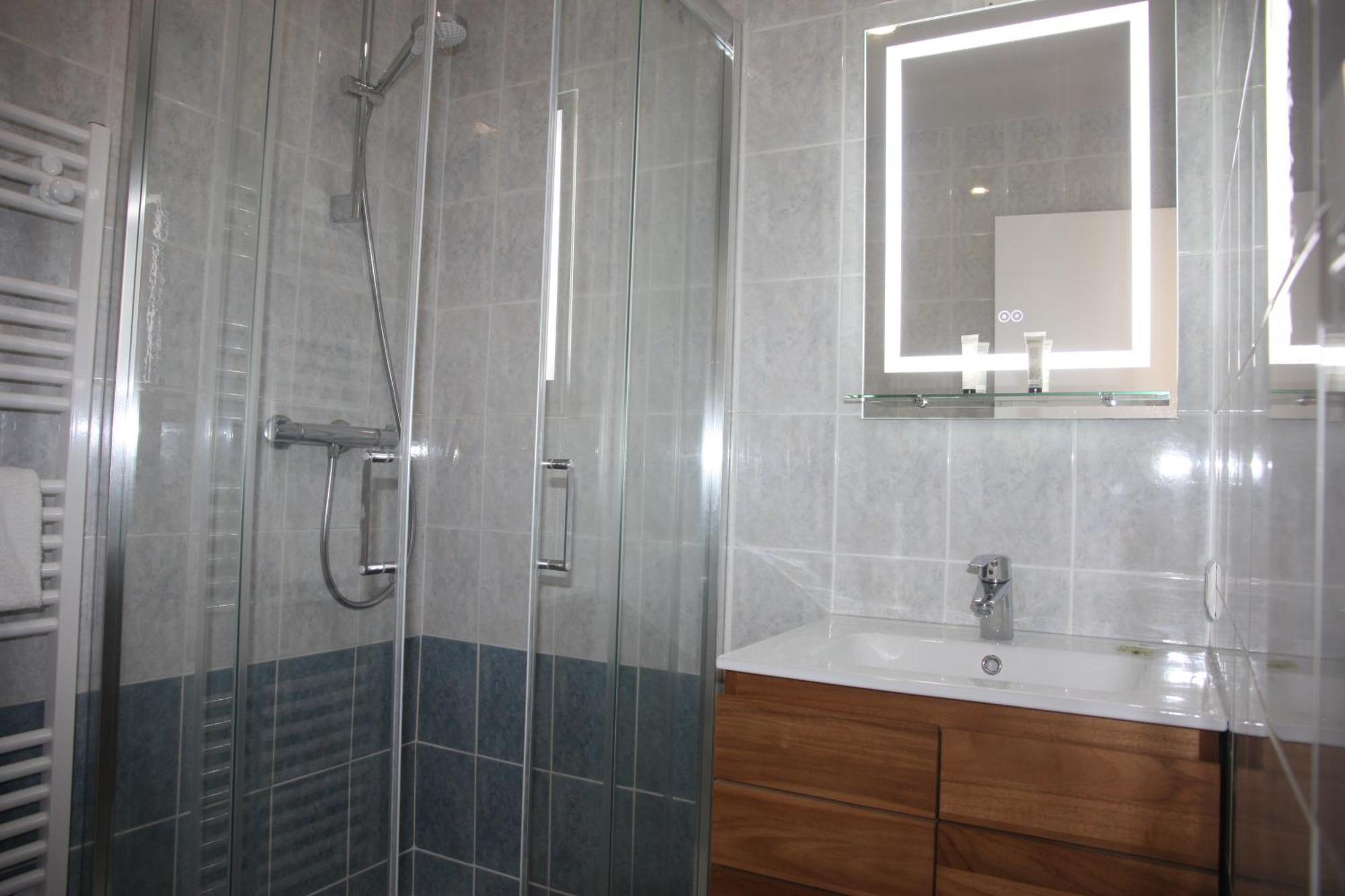 Resid'Spa Loire & Sevre - Appartement Rezé Buitenkant foto