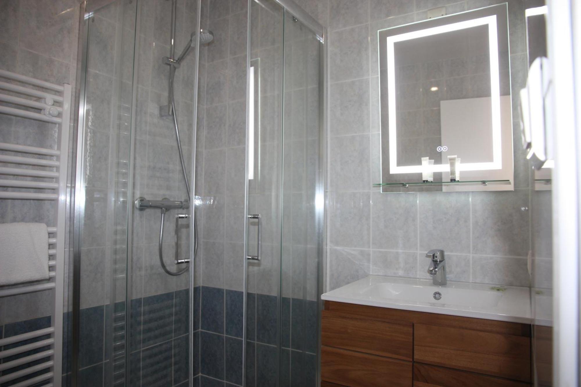 Resid'Spa Loire & Sevre - Appartement Rezé Buitenkant foto